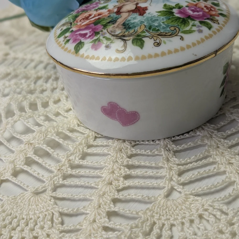 Royal Yarmouth Romeo And Juliet Vintage Porcelain Music Box - Picture 4 of 4